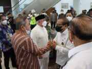 Ketua DPRD Kaltim Makmur HAPK dan Gubernur Kaltim Isran Noor Sambut Kedatangan Rombongan Watimpres