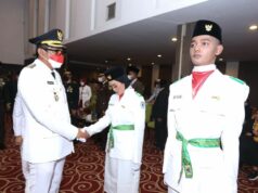 Wali Kota Basri Kukuhkan Paskibraka Bontang