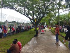 Terik Panas Tidak Menyurutkan Warga Bontang Menyaksikan Upacara HUT RI 77