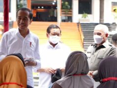 Presiden Jokowi Serahkan Bantuan Sosial ke Warga Balikpapan, Tiap Warga Dapat Rp1,2 Juta