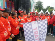 Hadir Diperingatkan HUT Ke-46 KKSS, Wagub Hadi Mulyadi Panjatkan Doa dan Melepas Peserta Jalan Sehat