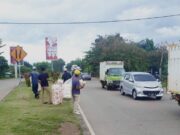 Marak Penjual Kerupuk di Lampu Merah, Satpol PP Bontang Rutin Tertibkan