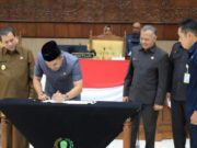 DPRD dan Pemprov Kaltim Resmi Tandatangani Raperda RTRW 2023-2042