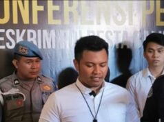 Pelaku Muncikari Jual Temannya Seharga 1,3 Juta Foto Polisi Ungkap Kasus TPPO di Balikpapan (Detik.com)