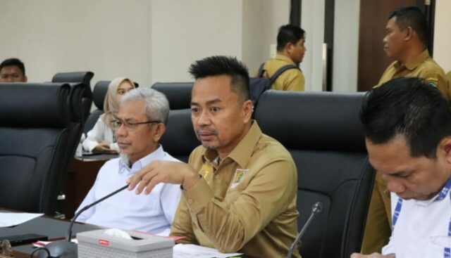 Ketua Komisi I DPRD Kaltim Baharuddin Demmu (Instagram/@baharuddin_demmu)