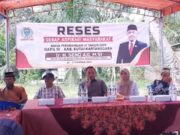 Seno Aji Bergerak ke Lapangan untuk Meninjau Aktivitas Warga Sekaligus Reses Seno Aji dalam kegiatan Serap Aspirasi Masyarakat di Desa Muara Badak Ilir (Dok. Kaltimkoranseruya)