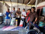 Penuhi Aspirasi Masyarakat, Anggota DPRD Kaltim Baharuddin Demmu Serahkan Bantuan Pupuk Bantuan pupuk yang diserahkan kepada kelompok Tani Nuansa Makmur Jaya, Desa Jembayan, Kecamatan Loa Kulu, Kabupaten Kutai.