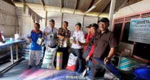 Bantuan pupuk yang diserahkan kepada kelompok Tani Nuansa Makmur Jaya, Desa Jembayan, Kecamatan Loa Kulu, Kabupaten Kutai.