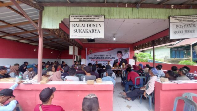 Wakil ketua DPRD Kaltim Seno Aji Sosialisasi Kebangsaan Dusun Suka Karya, Desa Bukit Pariaman. (Dok. Bayu Santoso)