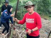 Lestarikan Budaya Leluhur, Muhammad Samsun Nugal Bersama Masyarakat Desa Loa Duri Ilir Wakil Ketua DPRD Kaltim Muhammad Samsun Nugal bersama masyarakat Dusun Putak, Desa Loa Duri Ilir, Kecamatan Loa Janan, Kabupaten Kutai Kartanegara (Dok. Pribadi)