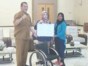 Harap Cetak Atlet Dansa Disabilitas Berprestasi, Dispora Kaltim Serahkan Bantuan 16 Kursi Roda Penyerahan bantuan kursi roda yang dilakukan Dispora Kaltim. (dispora kaltim)