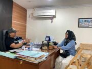 Bakal ke Jepang, Peserta Pertukaran Pemuda Antar Negara Kunjungi Dispora Kaltim Peserta PPAN, Venna Puspita Sari diterima Kepala Bidang Pengembangan Pemuda Dispora Kaltim Rasman di ruangannya.