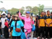 Hadiri Peringatan Hari Kesehatan Nasional ke-59, Kadispora Kaltim Ajak Masyarakat Rutin Olahraga Peserta yang menghadiri peringatan Hari Kesehatan Nasional ke-59 di Halaman Stadion Gelora Kadrie Oening Sempaja, Sabtu (18/11/2023).