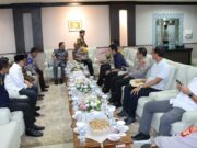 Kapolda Berkunjung ke DPRD Kaltim, Sapto Setyo Minta Jaga Keamanan Pemilu Mendatang Silaturrahmi DPRD dan Polda Kaltim (foto: dprdkaltim)
