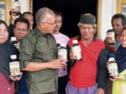 Sambangi Gapoktan Desa Rapak Lambur, Muhammad Samsun Serahkan Bantuan Pupuk Cair Wakil ketua DPRD Kaltim, Muhammad Samsun Silaturahim dengan Gapoktan Desa Rapak Lambur. (dok. pribadi)