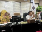 Agus Haris Kembali Pimpin RDP Kawasan Industri, Soroti DLH Provinsi Yang Tak Kunjung Hadir Wakil Ketua DPRD Bontang Agus Haris dan Sekretaris Daerah (Setda) Bontang Erlinawati (dok: katakaltim)