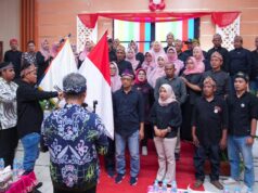 Dukung Pembangunan Kelurahan, Wali Kota Basri Rase Hadiri Pelantikan Pengurus LPM Loktuan