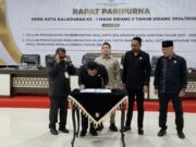 Wakil Rakyat Balikpapan Paripurnakan Usulan Pemberhentian dan Pengangkatan Kepala DaerahTerpilih DPRD Balikpapan menggelar rapat paripurna usulan pengesahan pemberhentian Wali Kota Balikpapan masa jabatan 2021-2025 dan pengangkatan Wali Kota serta Wakil Wali Kota terpilih hasil Pilkada 2024, Rabu 15 Januari 2025. (Dok: koran seruya)