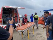 Basarnas Balikpapan Evakuasi Kru Kapal, Diduga Karena Penyakit Stroke Basarnas evakuasi awak kapal (dok: ist)