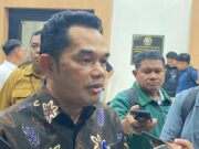 Jembatan Mahakam I Ditabrak Lagi, Hasanuddin Mas’ud: Jika Jembatan Runtuh, Siapa yang Bertanggung Jawab?” Ketua DPRD Kalimantan Timur, Hasanuddin Mas’ud (dok: koranseruya)