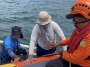 Kapal 3 Pemancing di Teluk Balikpapan Mengalami Mati Masin Tim SAR gabungan evakuasi 3 pemancing di Teluk Balikpapan (dok: ist)