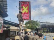 Satpol PP Tertibkan Reklame Rokok di Balikpapan Satpol PP Balikpapan tertibkan reklame rokok (dok: ist)