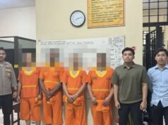 Polda Kaltim Tangkap 4 Penagih dengan Pengancaman Tersangka pemaksaan dan pemerasan (dok: Humas Polda Kaltim)