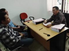 Kepolisian Serahkan Dua Tersangka Kasus Penggelapan Dana Proyek ke Kejari Kutai Kartanegara Dua tersangka dalam kasus dugaan penipuan dan penggelapan dana proyek senilai lebih dari Rp1,6 miliar diserahkan Penyidik Subdit III Jatanras Direktorat Reserse Kriminal Umum (Ditreskrimum) Polda Kaltim kepada Kejaksaan Negeri Kutai Kartanegara, Kamis (22/5/2025)