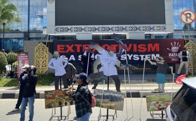 Peringatan Hari Anti Tambang di Kalimantan Timur Peringatan Hari Anti Tambang di Kalimantan Timur
