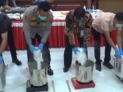 Polda Kaltim Musnahkan 40 Kilogram Narkoba Sepanjang Tahun 2025 Direktorat Reserse Narkoba (Ditreskoba) Polda Kaltim musnahkan barang bukti narkoba hasil pengungkapan 9 kasus sepanjang awal tahun 2025.