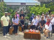 DLH Balikpapan Gelar Bersih Sampah Plastik di Kampung Bungas DLH Balikpapan menggelar Aksi Bersih Sampah Plastik yang dilaksanakan di RT 69, Kelurahan Gunung Sari Ilir (Kampung Bungas), Kecamatan Balikpapan Tengah Rabu (4/6/2025)