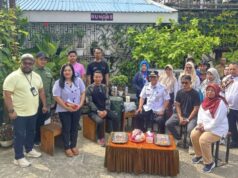 DLH Balikpapan Gelar Bersih Sampah Plastik di Kampung Bungas DLH Balikpapan menggelar Aksi Bersih Sampah Plastik yang dilaksanakan di RT 69, Kelurahan Gunung Sari Ilir (Kampung Bungas), Kecamatan Balikpapan Tengah Rabu (4/6/2025)