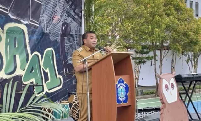 Wakil Wali Kota Bontang, Agus Haris dalam Puncak peringatan Hari Ulang Tahun (HUT) ke-41 Sekolah Menengah Atas Negeri (SMAN) 1 Bontang (foto: seruya)