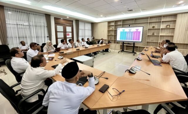 Rapat Evaluasi Implementasi Penyaluran Tenaga Kerja yang dipimpin langsung oleh Wakil Wali Kota Bontang, Agus Haris, di Kantor Wali Kota, Rabu (12/11/2025)