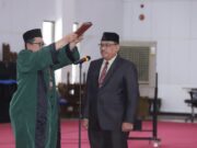 Pj Sekda Bontang Akhmad Suharto Resmi Dilantik, Wali Kota Harap Bekerja Profesional Akhmad Suharto saat dilantik jadi Pj Sekda Bontang (foto: prokompim)
