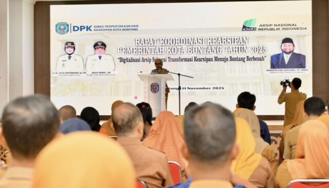 Rapat Koordinasi Kearsipan Pemerintah Kota Bontang yang digelar di Pendopo Rumah Jabatan Wali Kota, Selasa (11/11/2025).