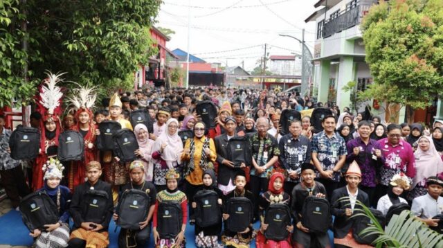 Peringatan Bulan Bahasa di SMPN 7 Bontang pada Kamis (30/10/2025)