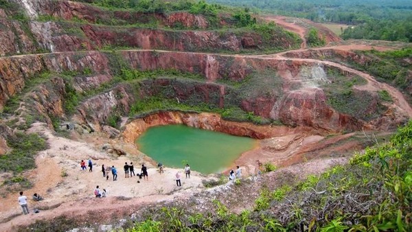 Samarinda Lahan bekas tambang di Kaltim. (Foto : Ist)