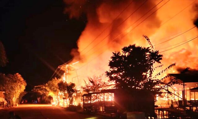 Kebakaran hebat di Kecamatan Kota Bangun, Kabupaten Kutai Kartanegara (Kukar), pada Kamis (23/4/2026) dini hari.