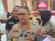 Intimidasi Wartawan Saat Liputan 21 April, Polda Kaltim Hanya Arahkan ke Jalur Hukum Polda Kaltim mempersilakan jurnalis yang diintimidasi saat meliput aksi demonstrasi “214” di Samarinda untuk menempuh jalur hukum dengan mengajukan pengaduan resmi.