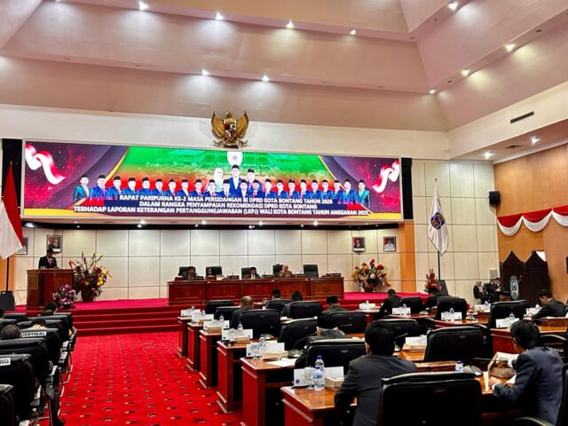 Rapat paripurna DPRD Bontang. (dok: koranseruya)