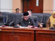 PKS-NasDem Tekankan Pembenahan Transportasi, Bukan Sekadar Revisi Aturan Ketua Fraksi PKS-NasDem DPRD Bontang, Suharno saat membacakan pandangan fraksi (dok: Ist)