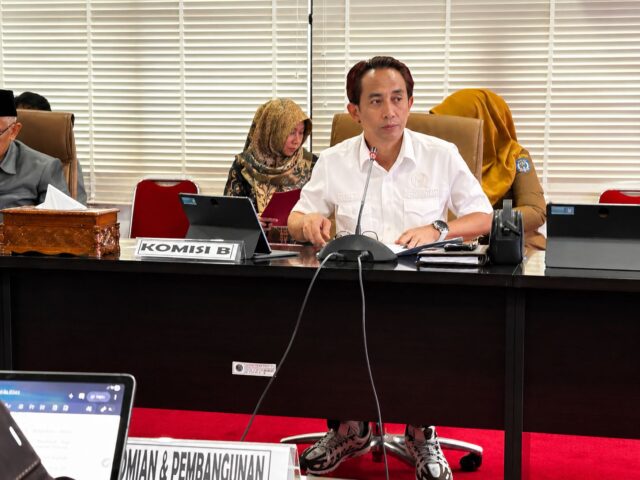 Ketua Komisi B DPRD Bontang, Rustam. (dok: koranseruya)