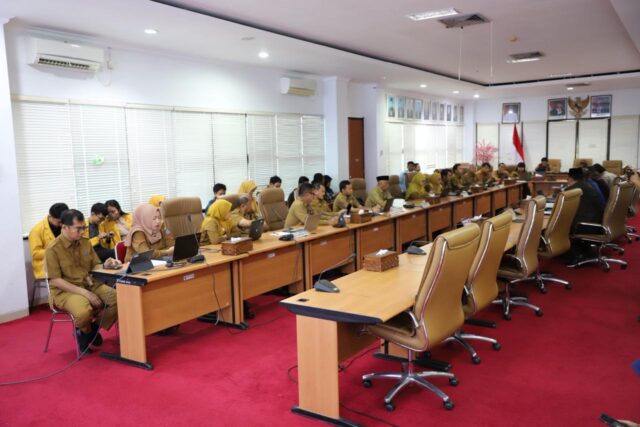 Rapat pembahasan RTRW Pansus DPRD Bontang dengan OPD terkait. (dok: koranseruya)