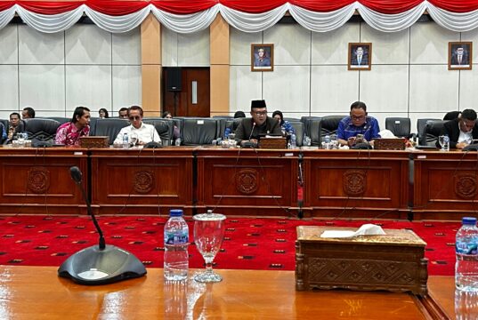 Fraksi ADB Minta Pemkot Bedah Penyebab Pajak Daerah Tak Capai Target Wakil Ketua Fraksi ADB DPRD Bontang, Sumardi saat membacakan pandangan umum fraksinya.