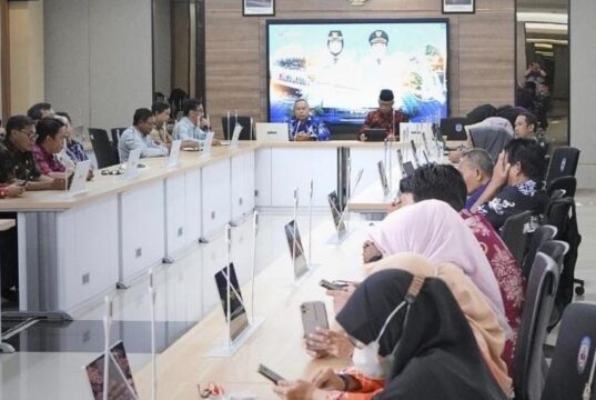 Pro RT Plus Bontang Ditarget Mulai Oktober, Pemkot Masih Matangkan Mekanisme Anggaran Rapat Koordinasi Pelaksanaan Program Pro RT Plus dipimpin Asisten Perekonomian dan Pembangunan Kota Bontang, Sony Suwito Adicahyono, didampingi Kepala Bapperida Bontang Syahruddin (foto:bapperida)